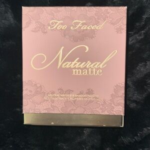 Too Faced Natural Matte eye shadow palette